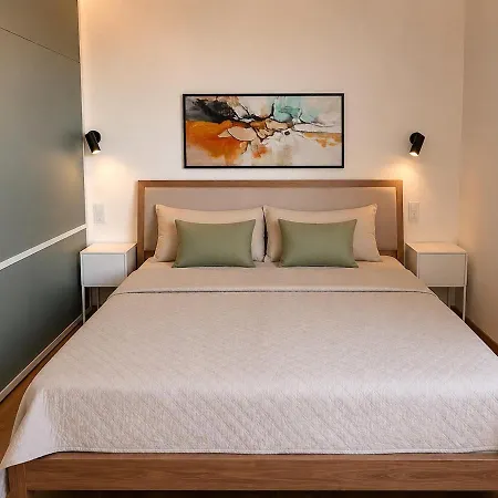 Qhouse Apartment